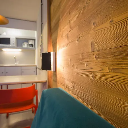 Renove Aux Pieds Avec Balcon - Fr-1-346-360 Les Arcs (Savoie)